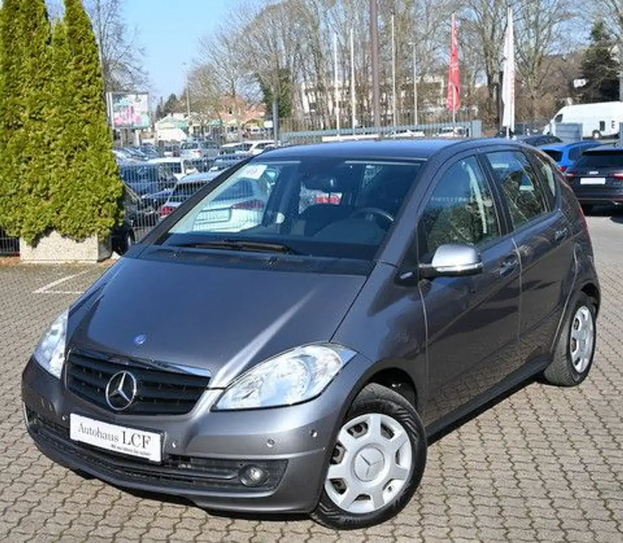 Mercedes-Benz A 170 Classic Bluetooth Sitzhz PDC ESP+ABS Grau - 2