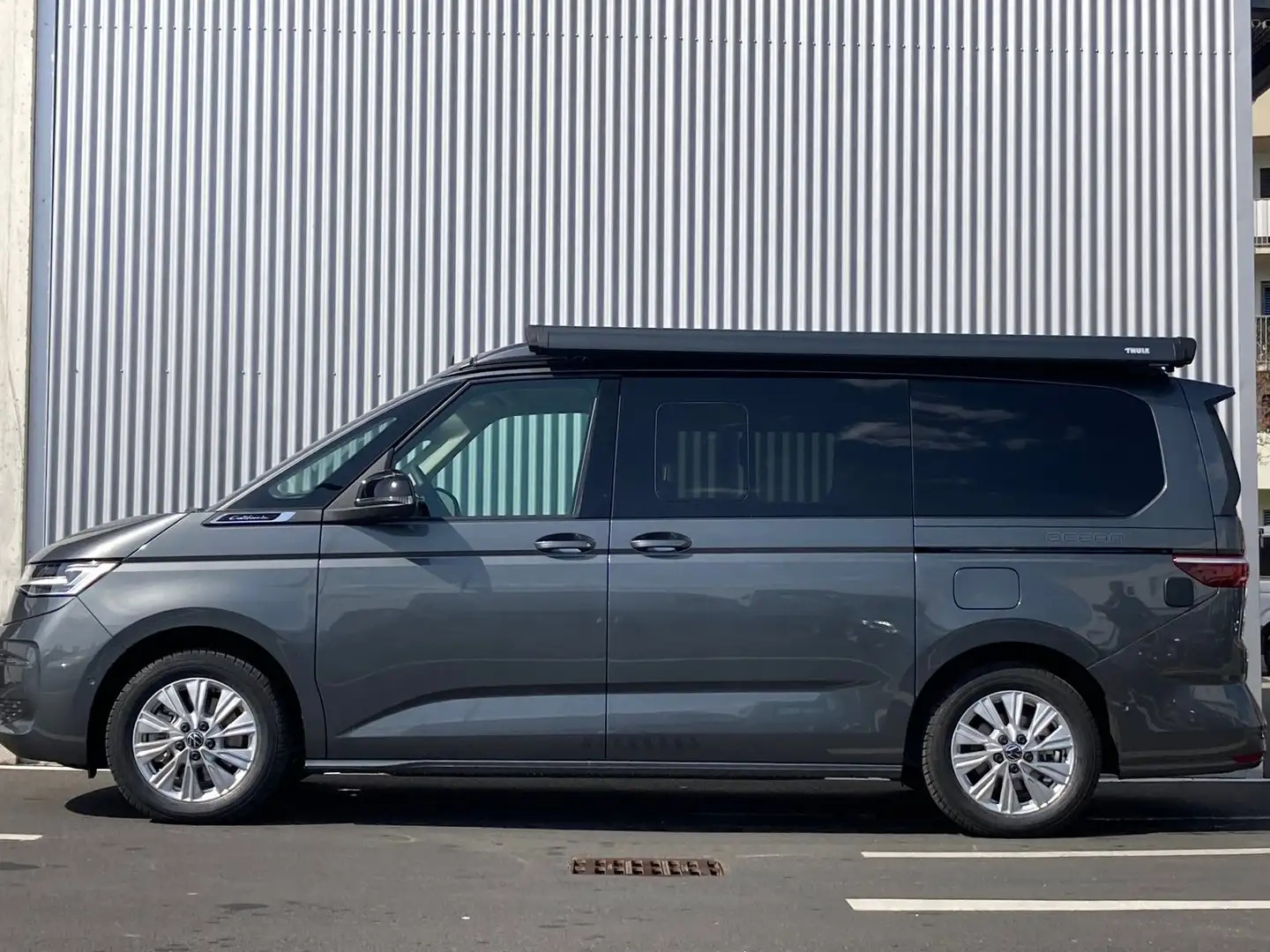 Volkswagen T6 California VW T6 California Ocean eHybrid 180 kW 4M Gri - 2