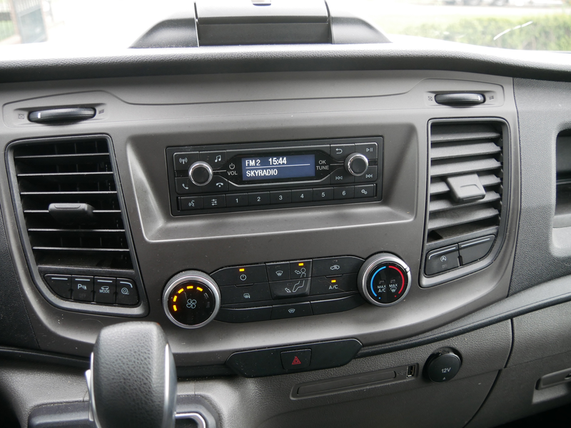 Ford Transit Custom 280 2.0 TDCI L2H1 Trend AUT 96kw 2023 AC NAVI — photo 13