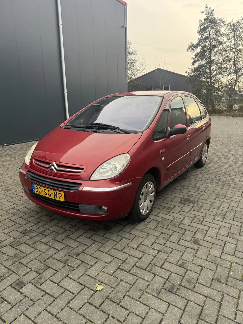 Citroen Xsara Picasso 1.8i-16V Attraction Rouge - 1