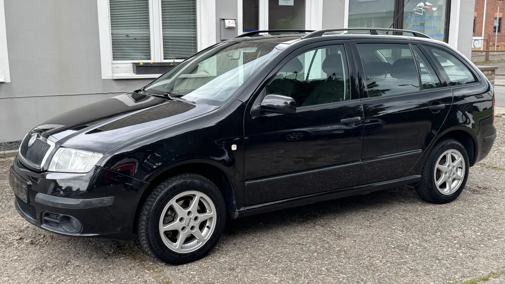Skoda Fabia AUTOMATIK/KLIMA/TÜV 06-2027 crna - 1
