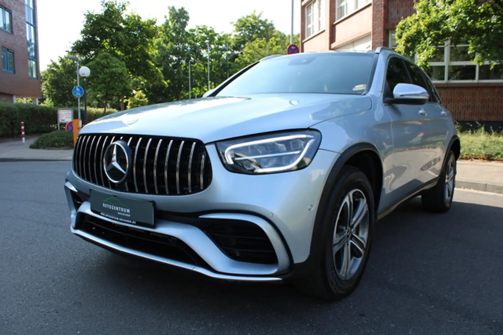 Mercedes-Benz GLC 300 63 AMG Optik Argent - 2