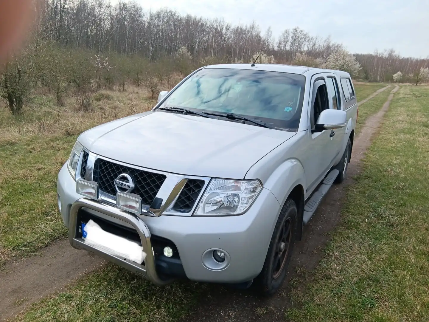 Nissan Navara Navara XE Plateado - 2