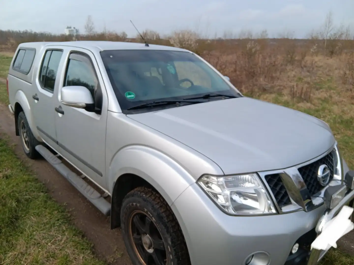 Nissan Navara Navara XE Plateado - 1