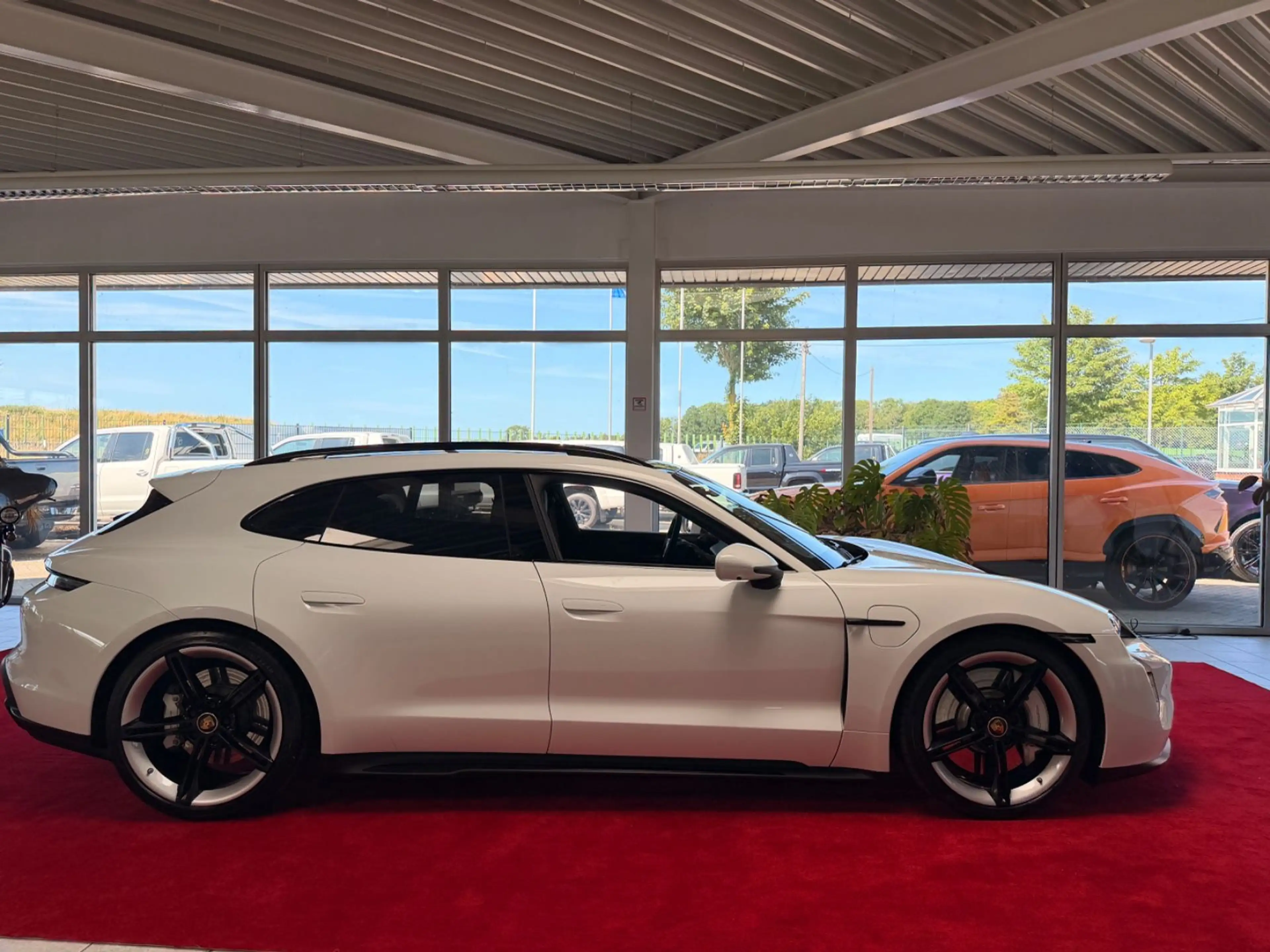 Porsche Taycan Sport Turismo GTS PDCC Headup Approved — photo 6