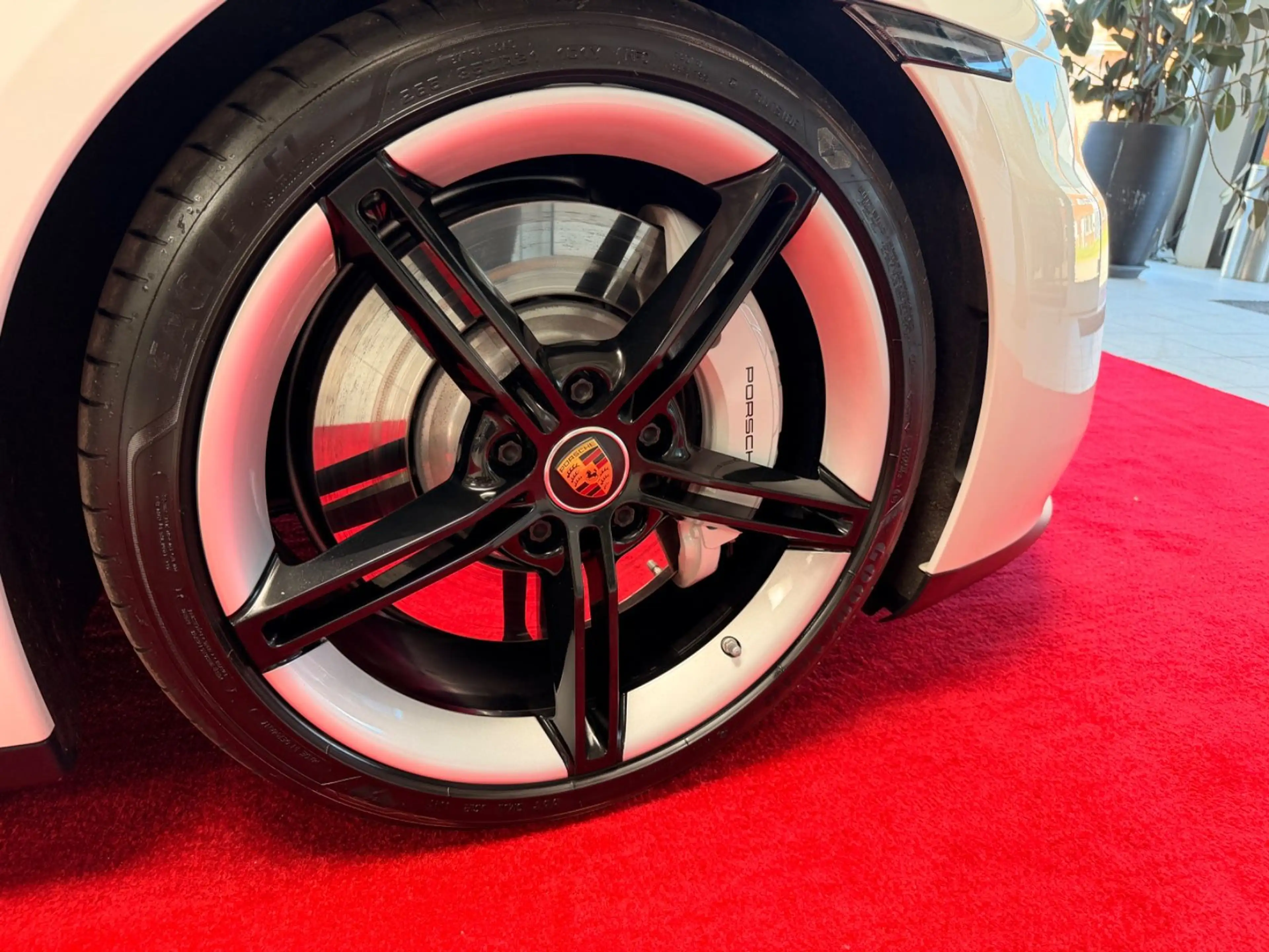 Porsche Taycan Sport Turismo GTS PDCC Headup Approved — photo 7