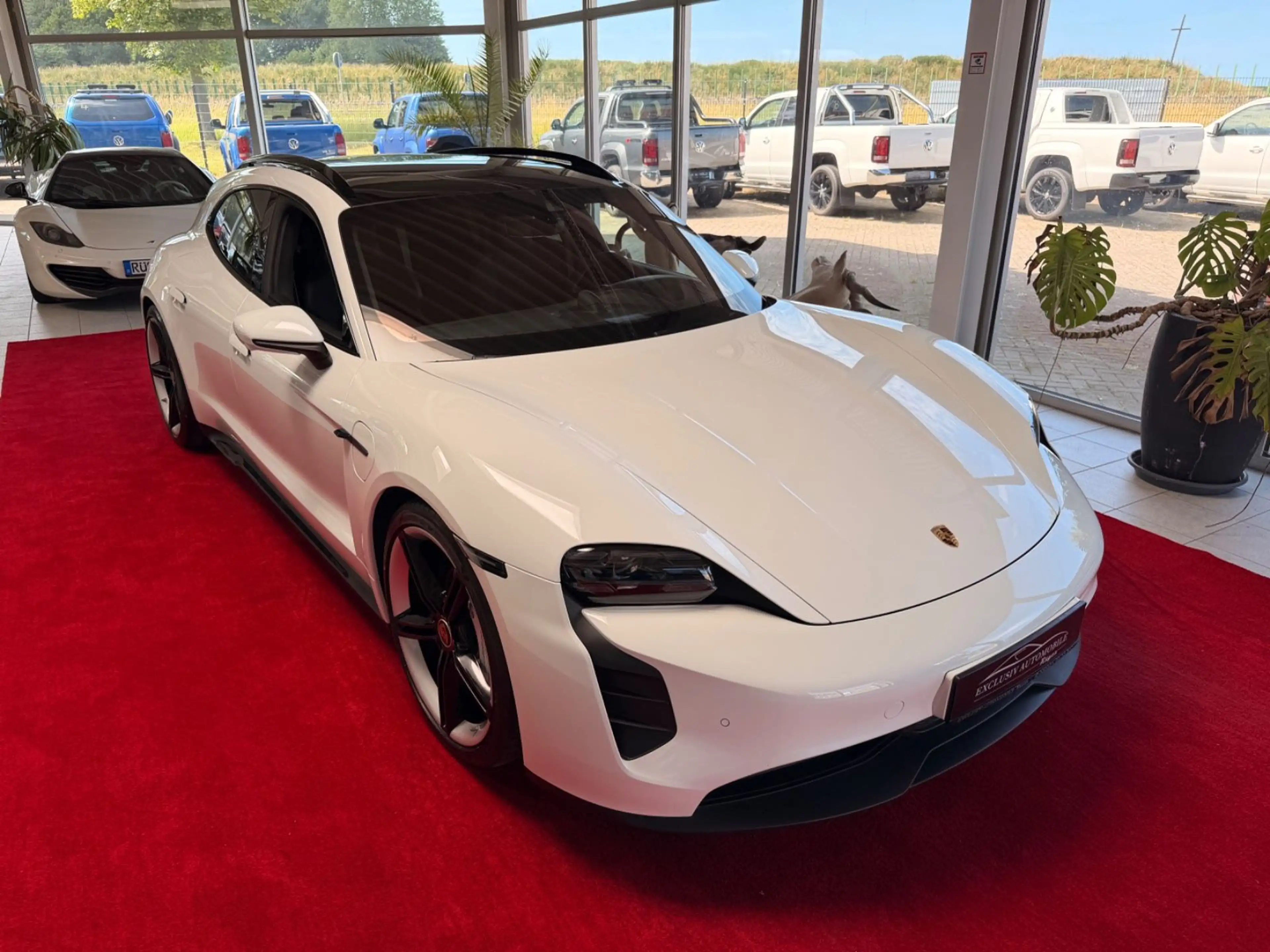 Porsche Taycan Sport Turismo GTS PDCC Headup Approved — photo 5