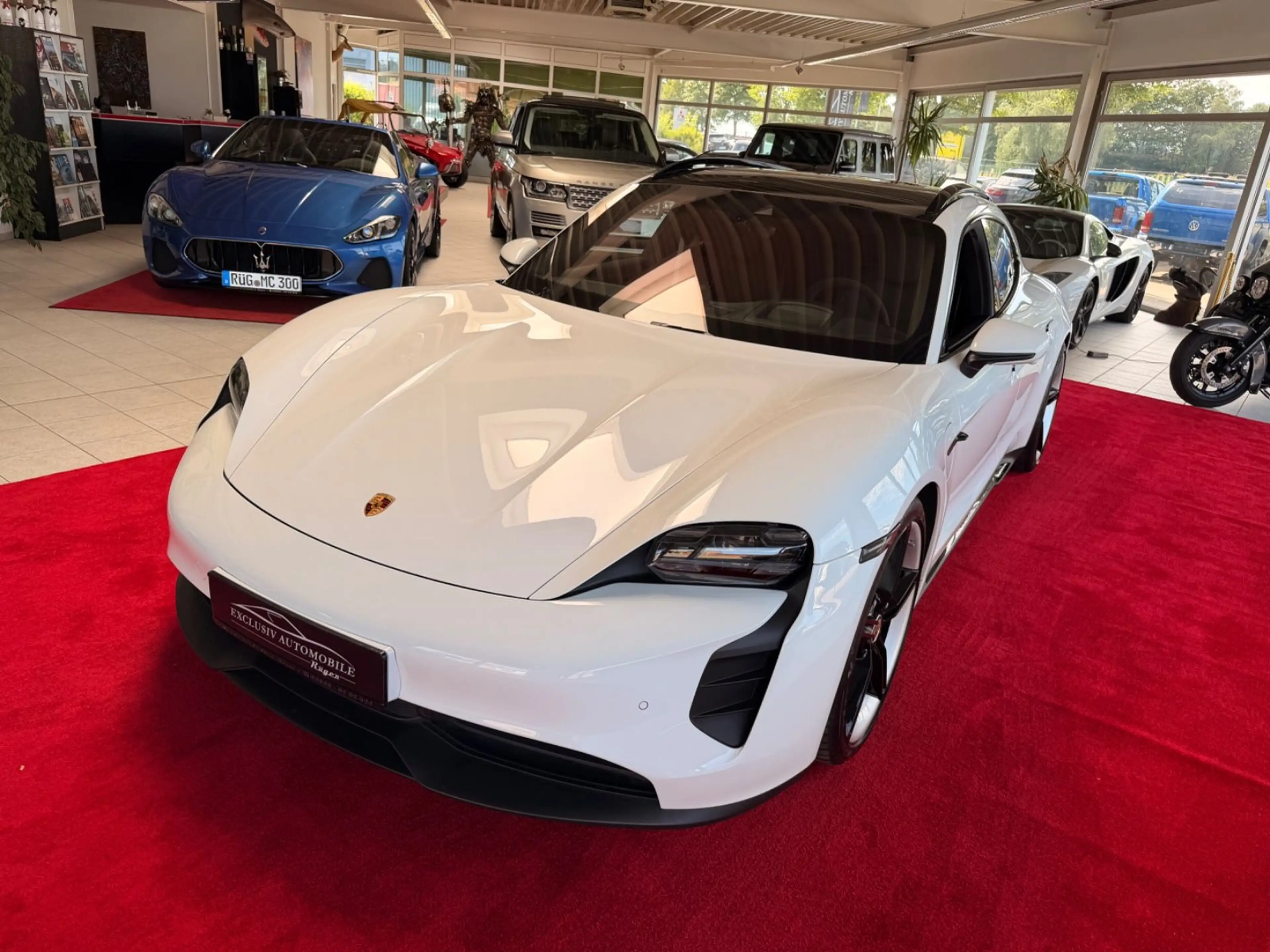 Porsche Taycan Sport Turismo GTS PDCC Headup Approved — photo 2