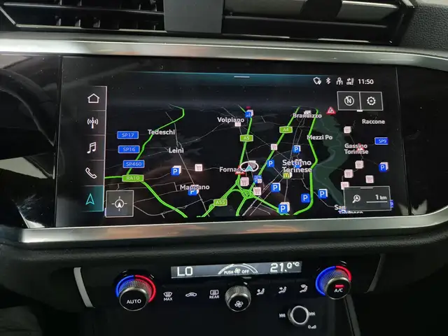 Audi Q3 view 12