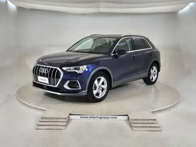 Audi Q3 main image