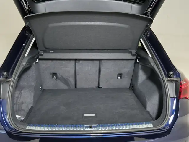 Audi Q3 view 13