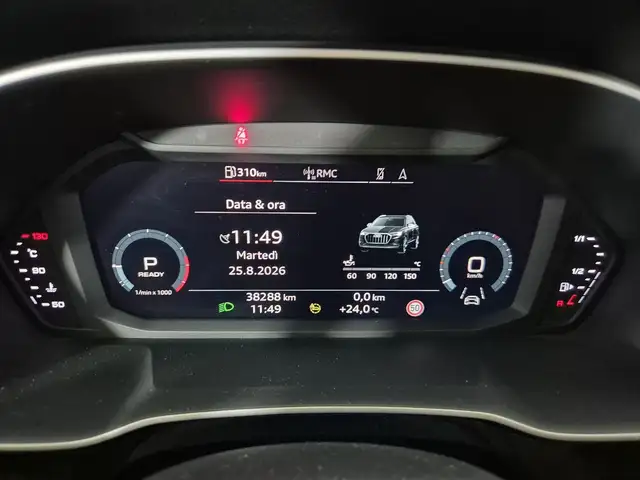 Audi Q3 view 15