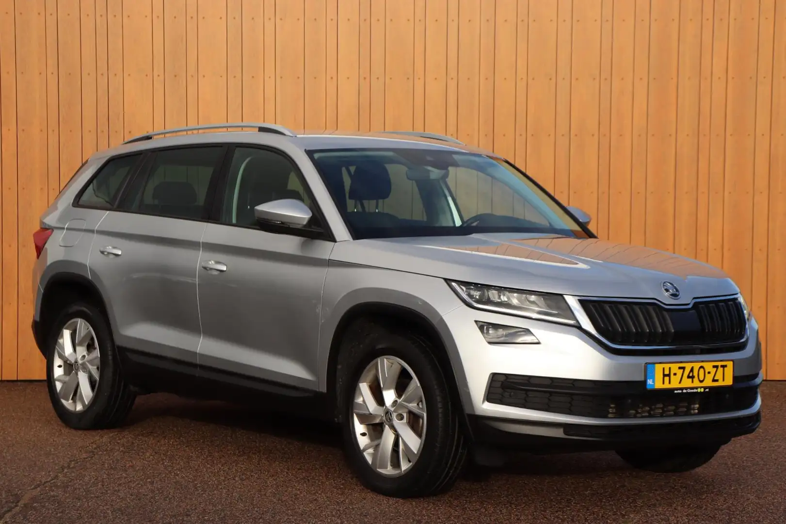 Skoda Kodiaq 1.5 TSI Limited Bus. Ed. 7persoons org.NL leer/alc Grijs - 2