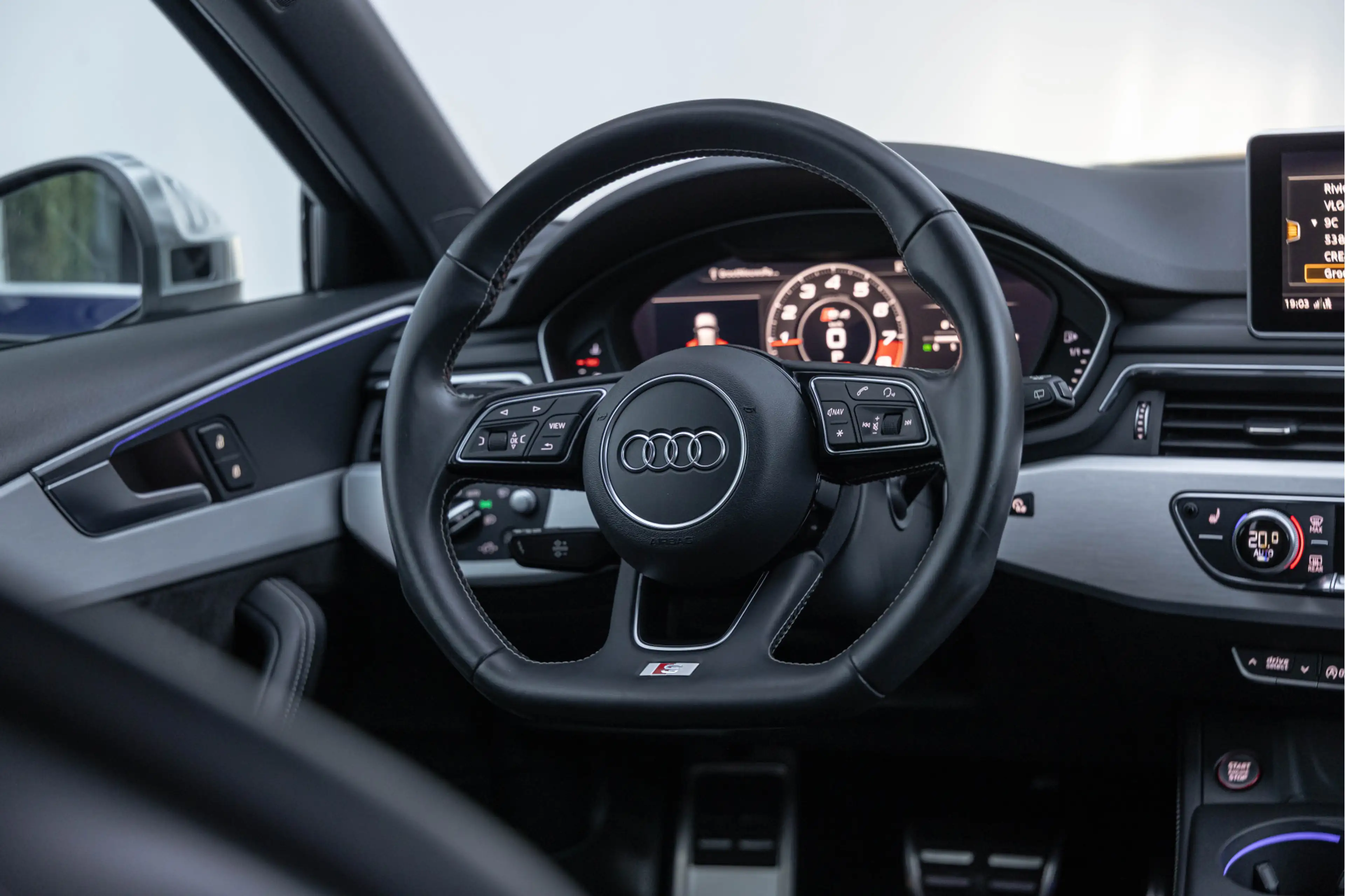 Audi S4 Avant 3.0 TFSI Quattro B&O HuD Massage Milltek KW — photo 23