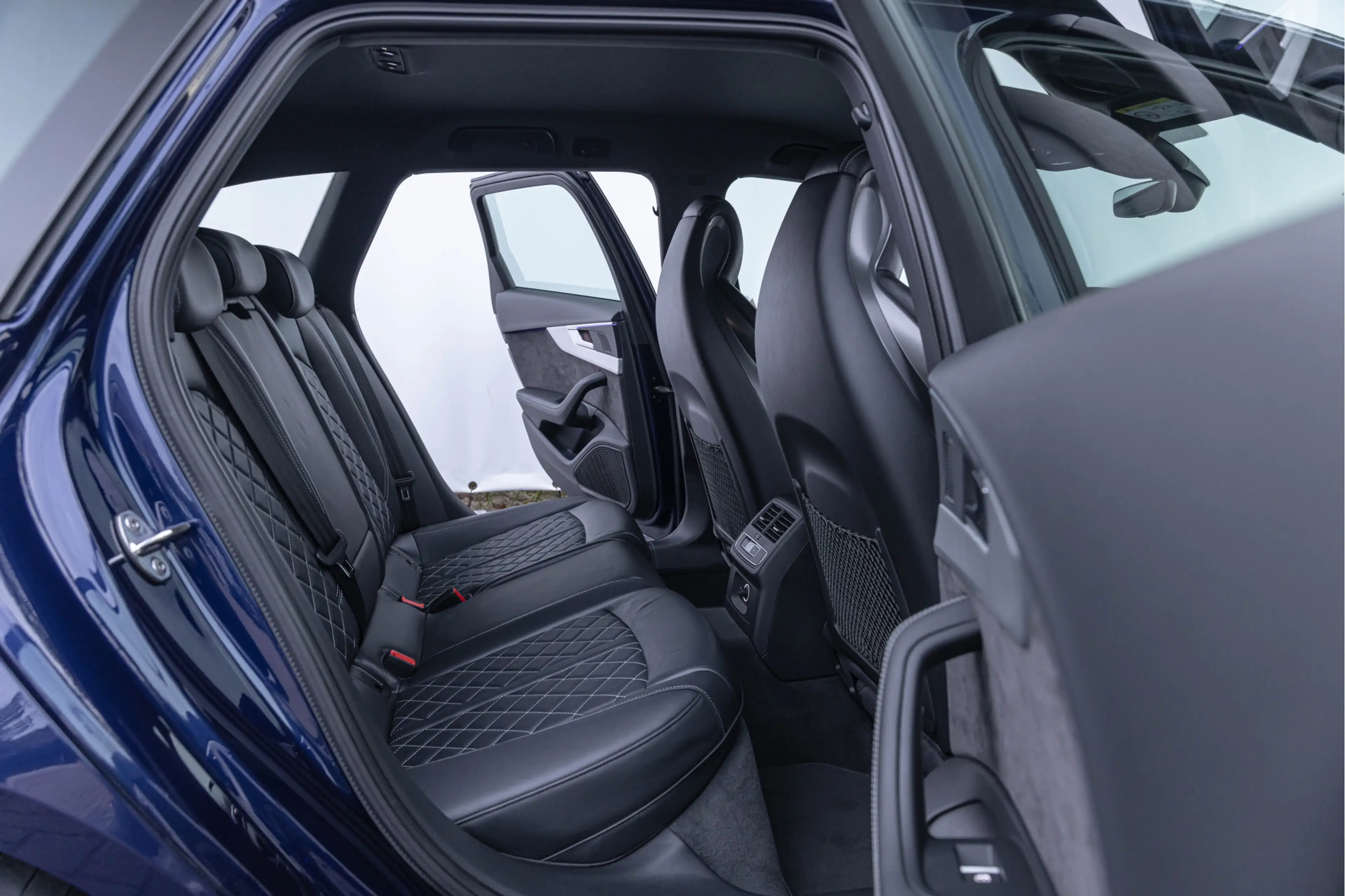 Audi S4 Avant 3.0 TFSI Quattro B&O HuD Massage Milltek KW — photo 6