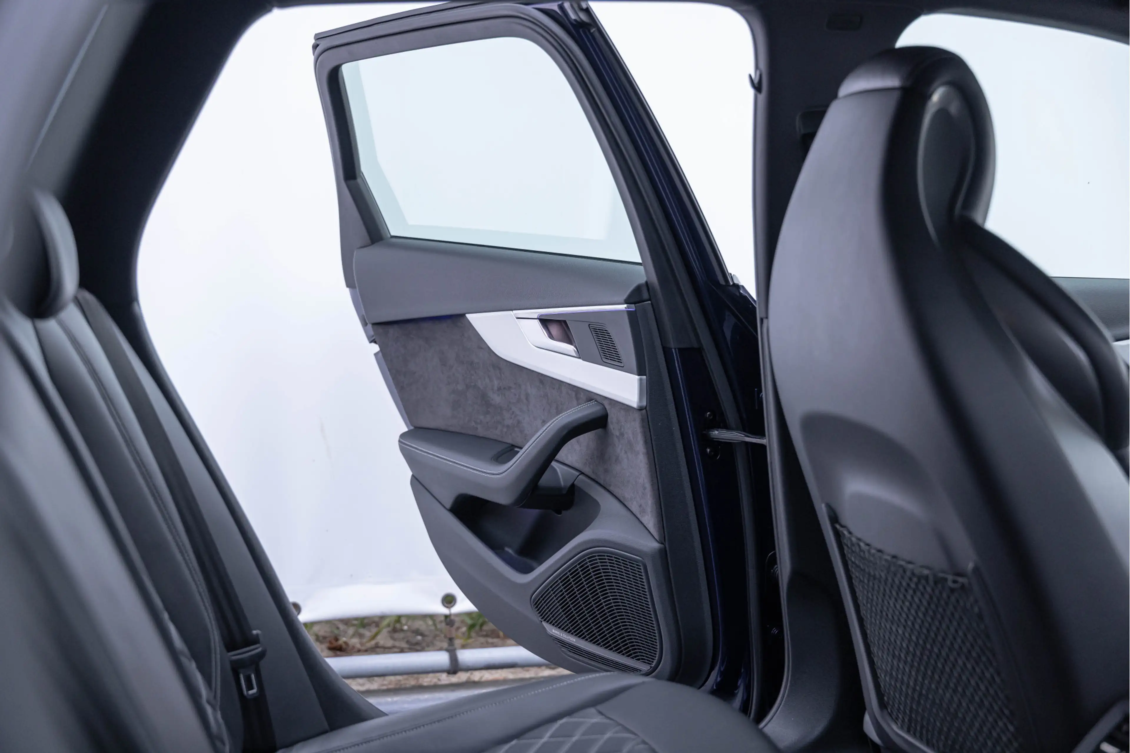 Audi S4 Avant 3.0 TFSI Quattro B&O HuD Massage Milltek KW — photo 16