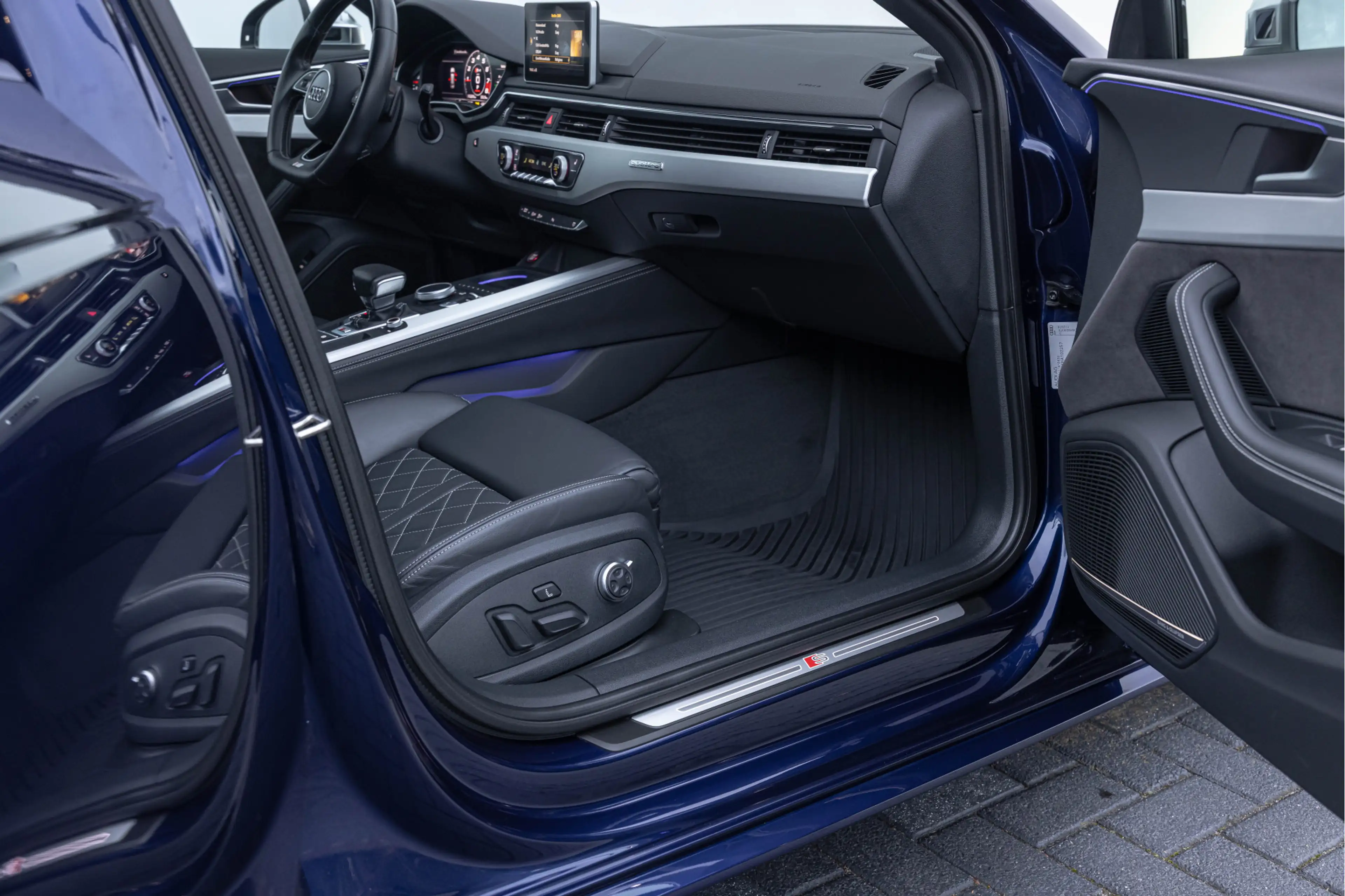 Audi S4 Avant 3.0 TFSI Quattro B&O HuD Massage Milltek KW — photo 13