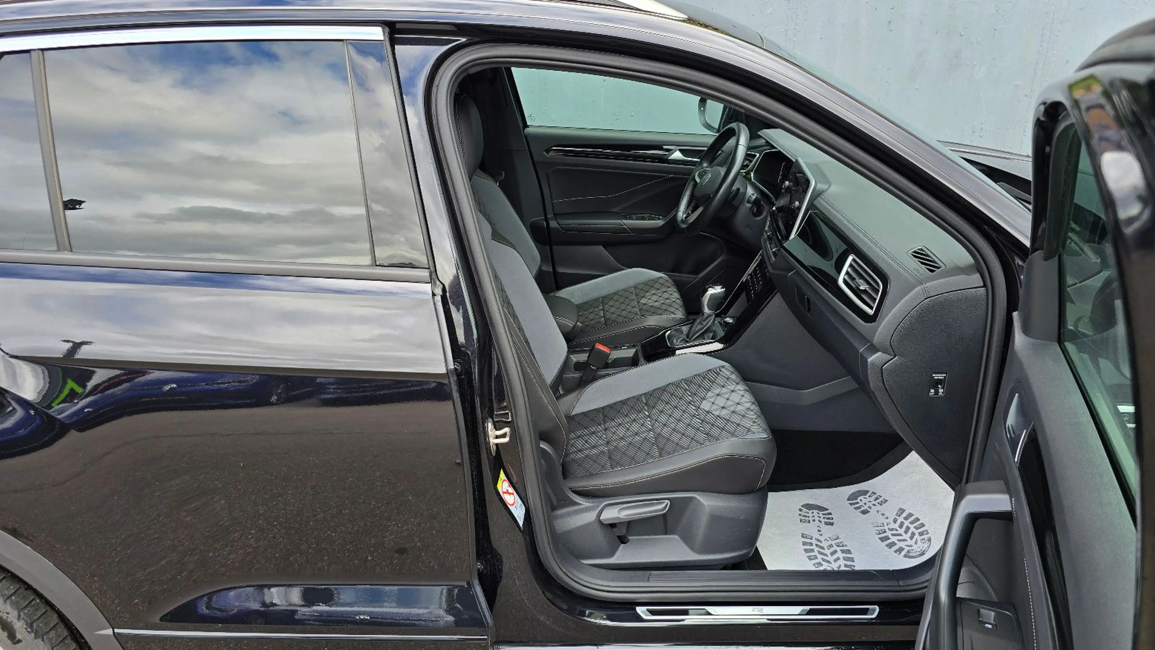 Volkswagen T-Roc 2.0 TDI DSG 3 x R-Line Virtual/ACC/K-less — photo 7