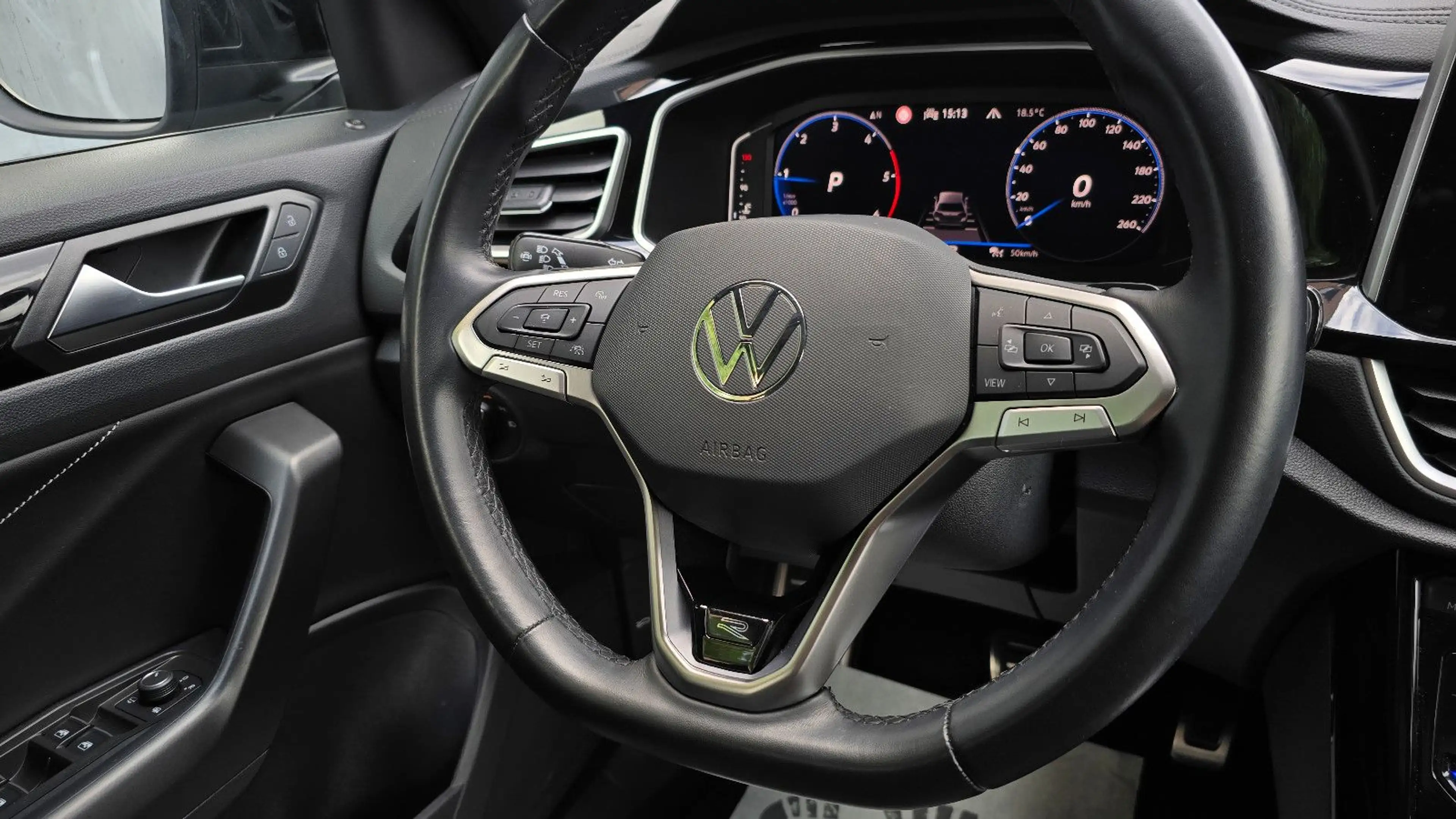 Volkswagen T-Roc 2.0 TDI DSG 3 x R-Line Virtual/ACC/K-less — photo 12