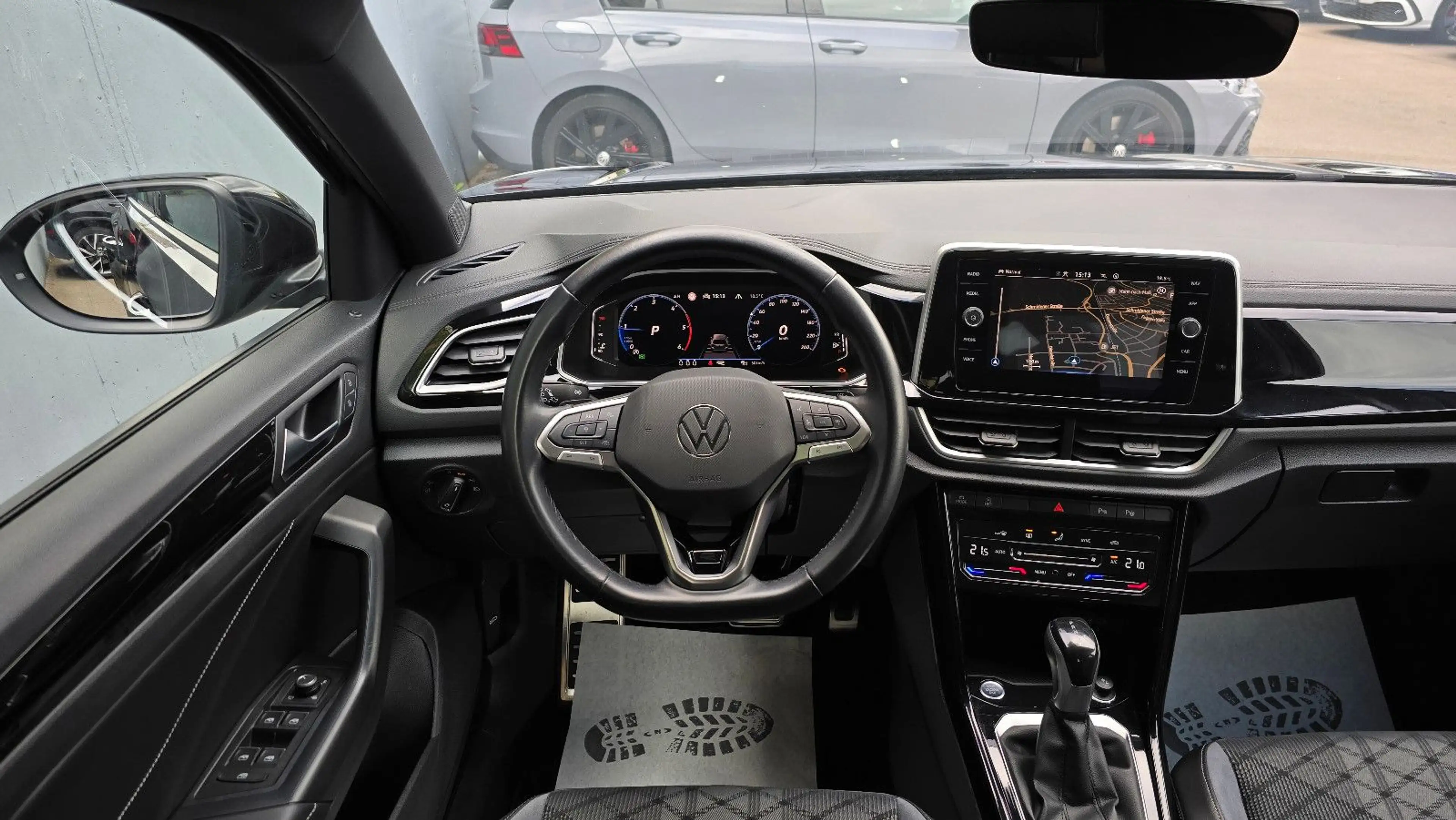 Volkswagen T-Roc 2.0 TDI DSG 3 x R-Line Virtual/ACC/K-less — photo 10
