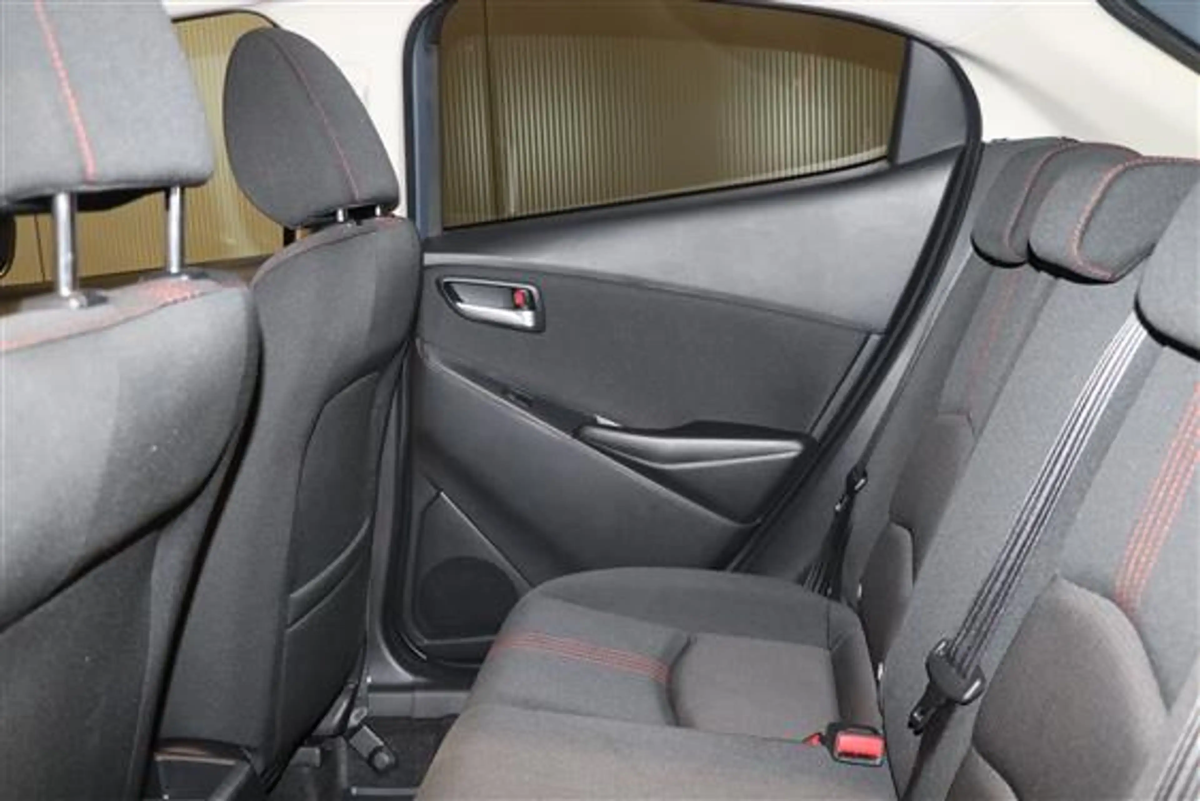 Mazda 2 E-SKYACTIV G HOMURA — photo 7