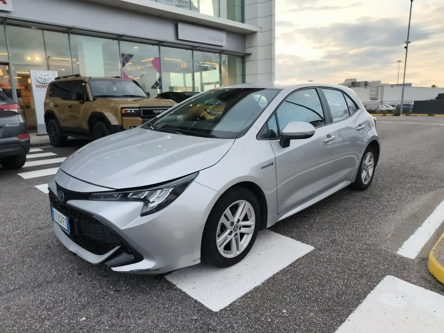 Toyota Corolla 1.8 Hybrid Active Grigio - 1