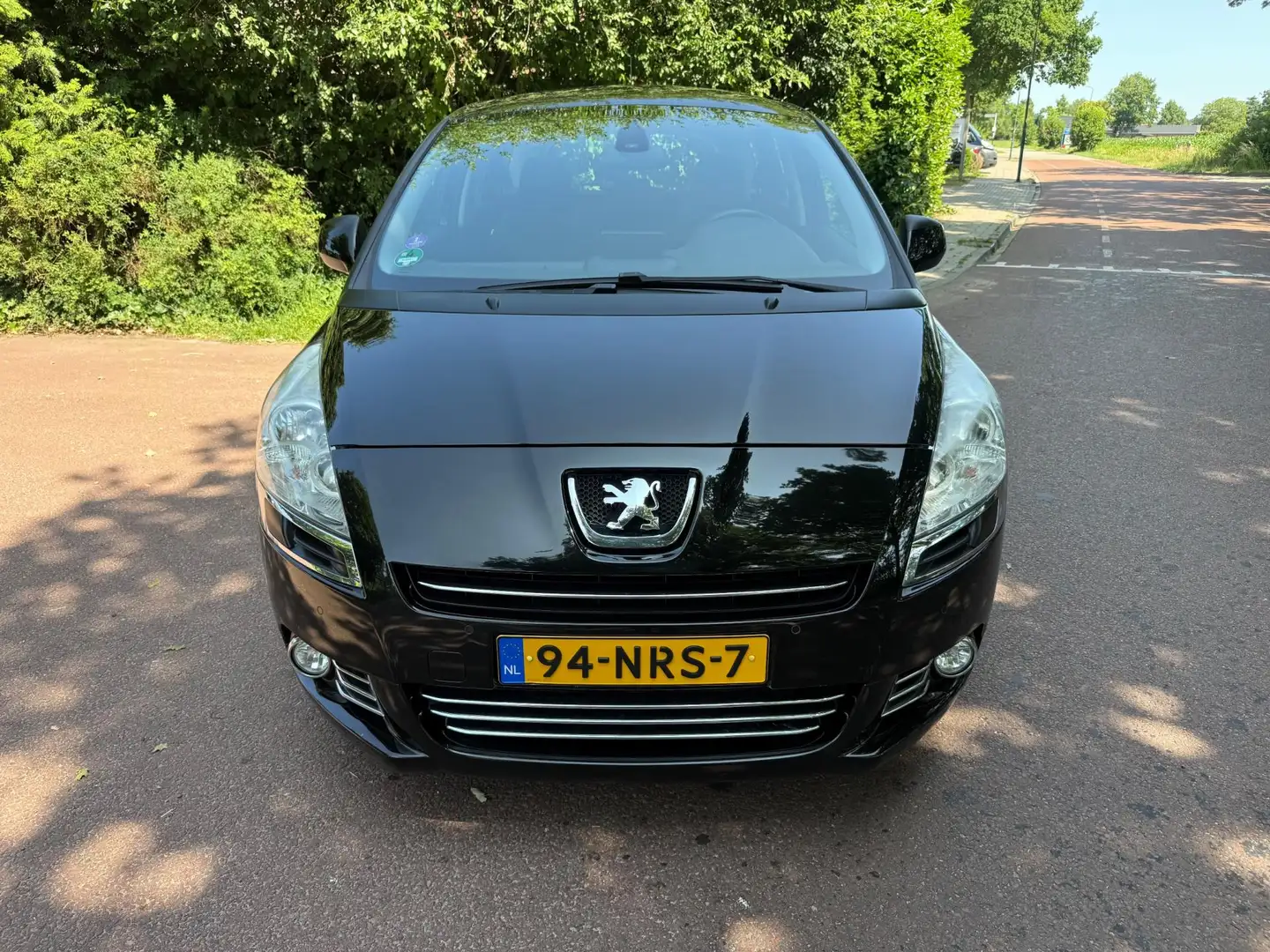 Peugeot 5008 1.6 THP ST 5p. / Navi / Pano / Automaat / Leder Zwart - 2