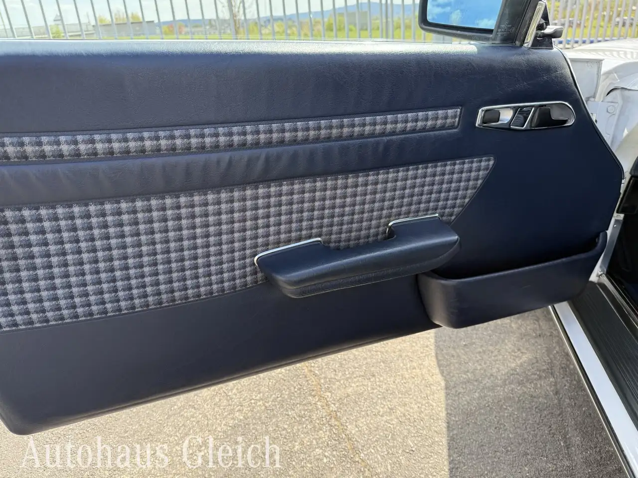 Mercedes-Benz 560 SL Klima/Sitzhzg./Radio MB - Exquisit - Radio MB - Exquisit - Japan/Verdeckstoff dunkelblau, foto 8