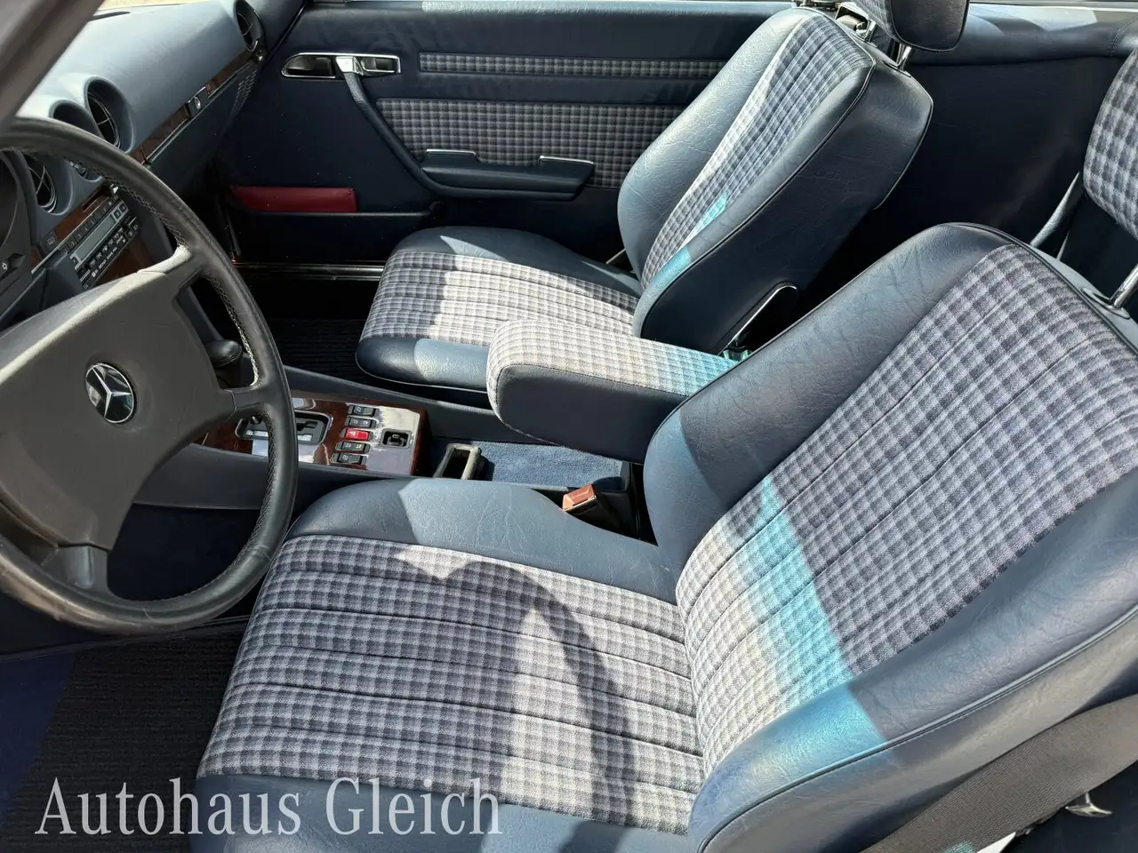 Mercedes-Benz 560 SL Klima/Sitzhzg./Radio MB - Exquisit - Radio MB - Exquisit - Japan/Verdeckstoff dunkelblau, foto 6
