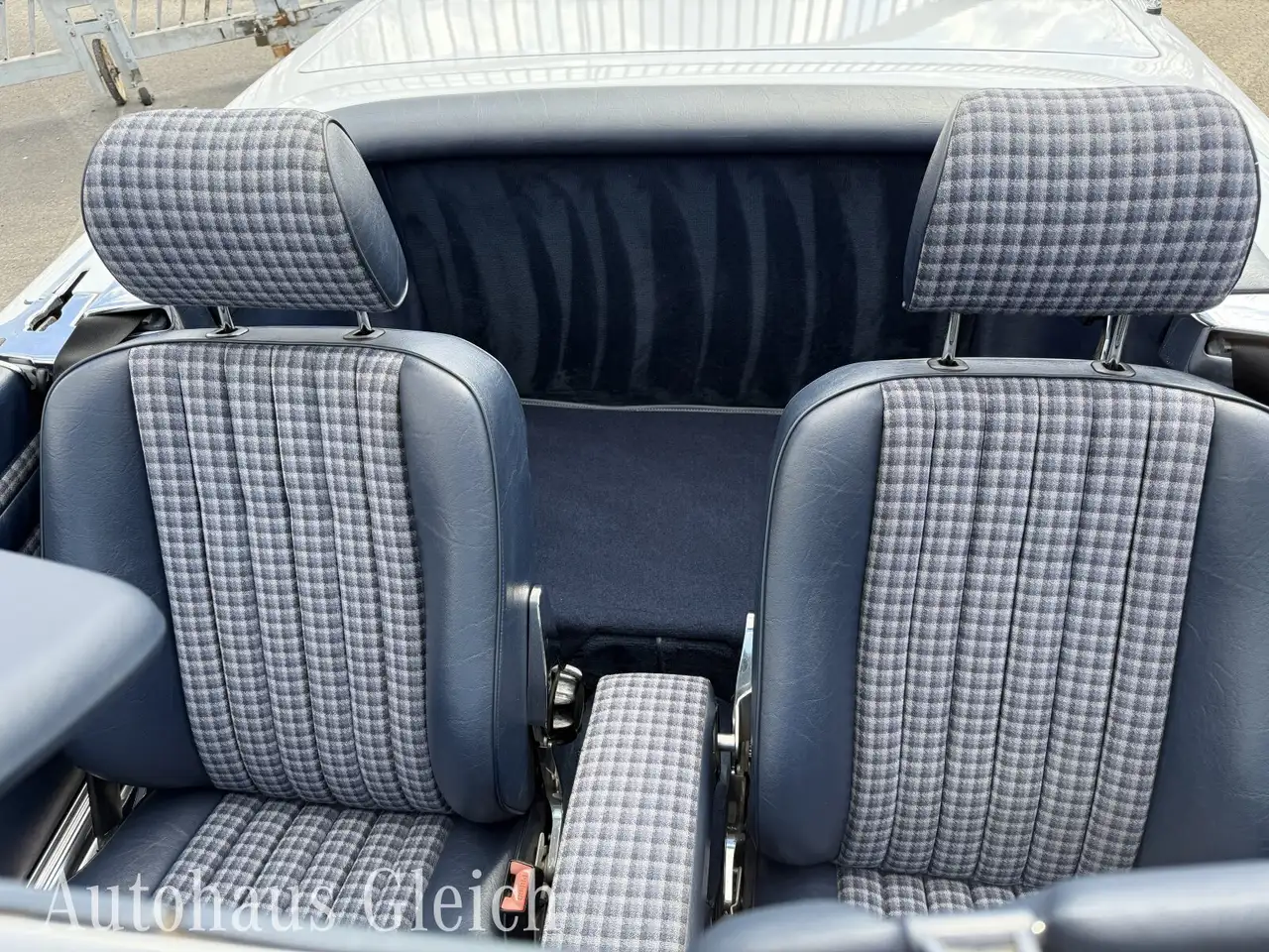 Mercedes-Benz 560 SL Klima/Sitzhzg./Radio MB - Exquisit - Radio MB - Exquisit - Japan/Verdeckstoff dunkelblau, foto 12