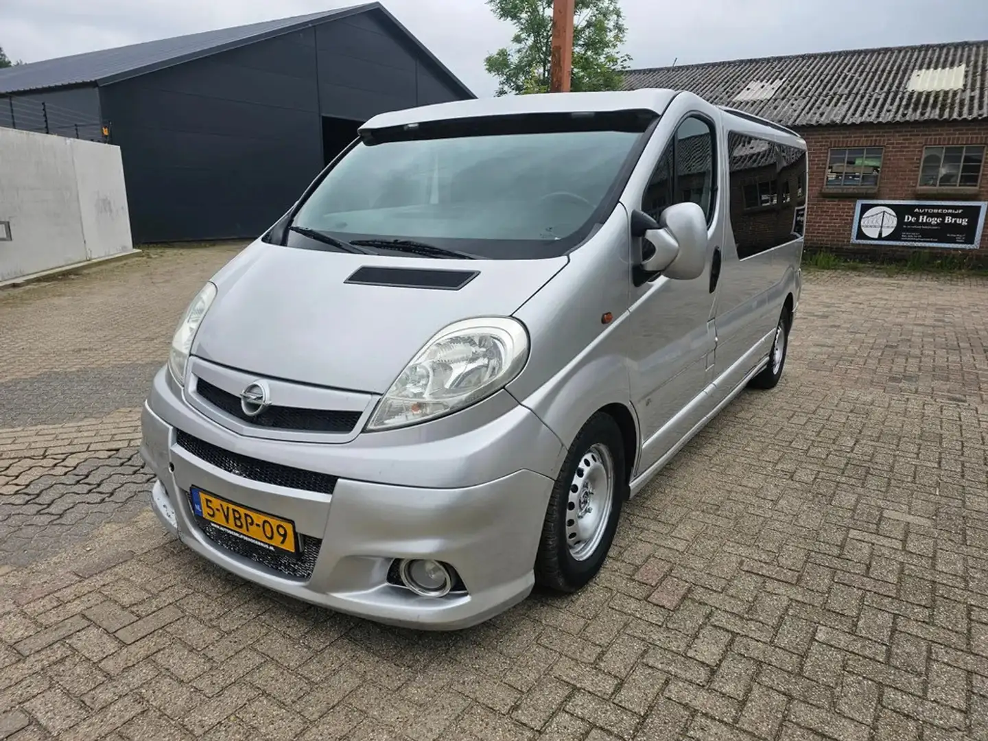 Opel Vivaro 2.5 CDTI L2H1 DC VPC, Apk,Nap,Airco,Trekaak Plateado - 1