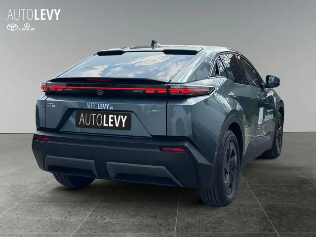 Toyota C-HR view 7