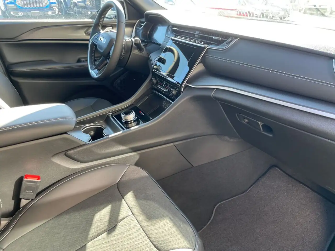 Jeep Grand Cherokee снимка Jeep Grand Cherokee