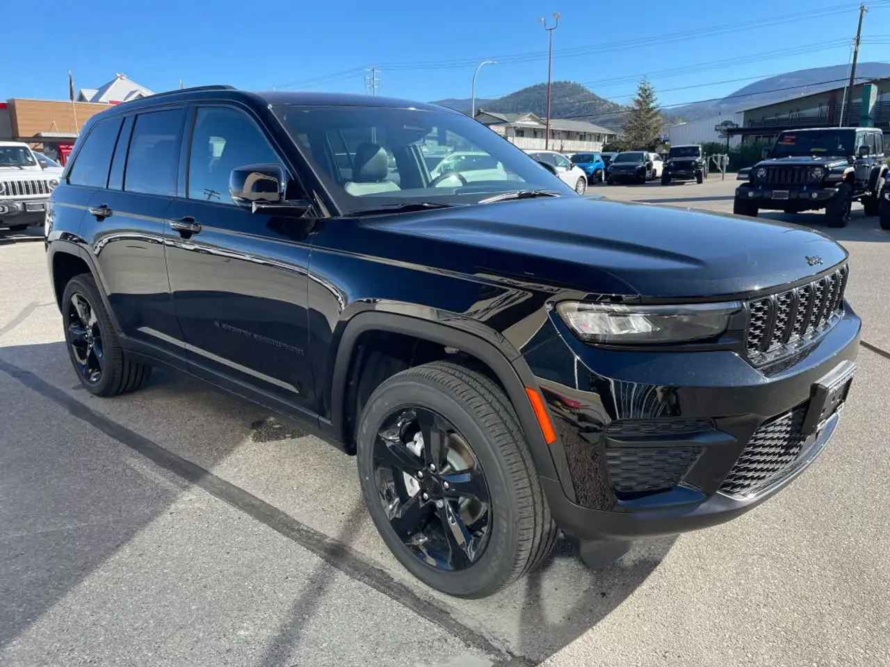 Jeep Grand Cherokee снимка Jeep Grand Cherokee