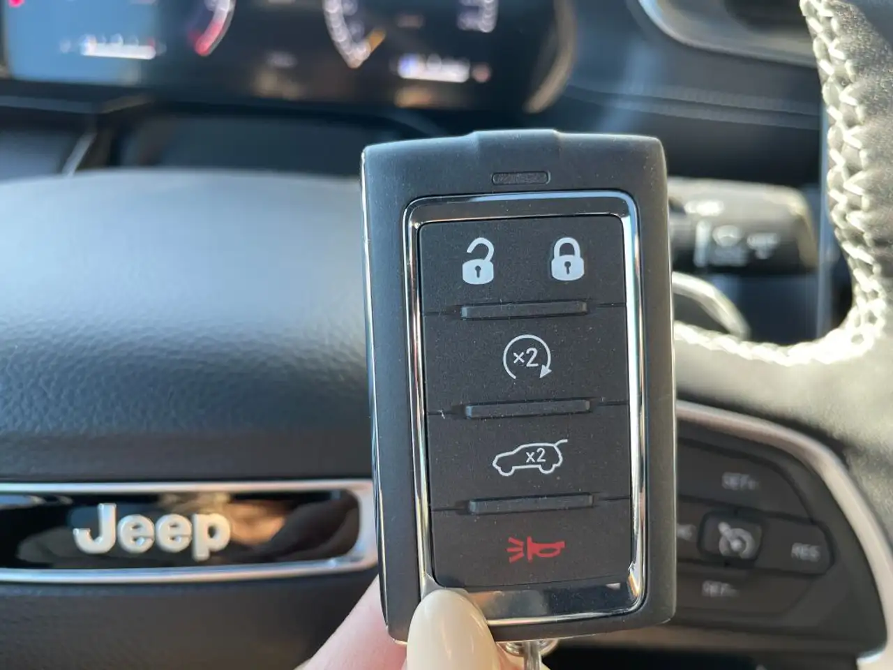 Jeep Grand Cherokee снимка Jeep Grand Cherokee