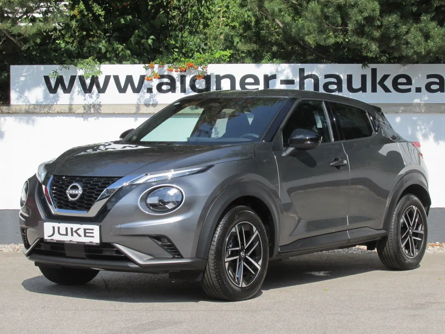 Nissan Juke 1,0 DIG-T N-Connecta+ Sommeraktion!! Grau - 1
