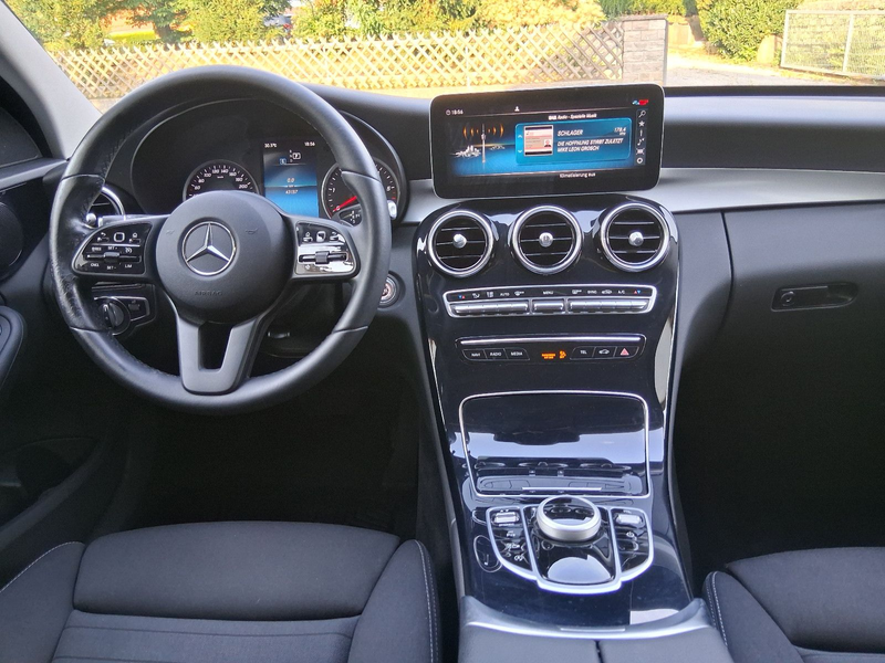 Mercedes-Benz C 220 d T Modell mit AVANTGARDE Motorhaube — photo 12