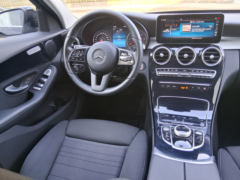 Mercedes-Benz C 220 d T Modell mit AVANTGARDE Motorhaube — photo 8