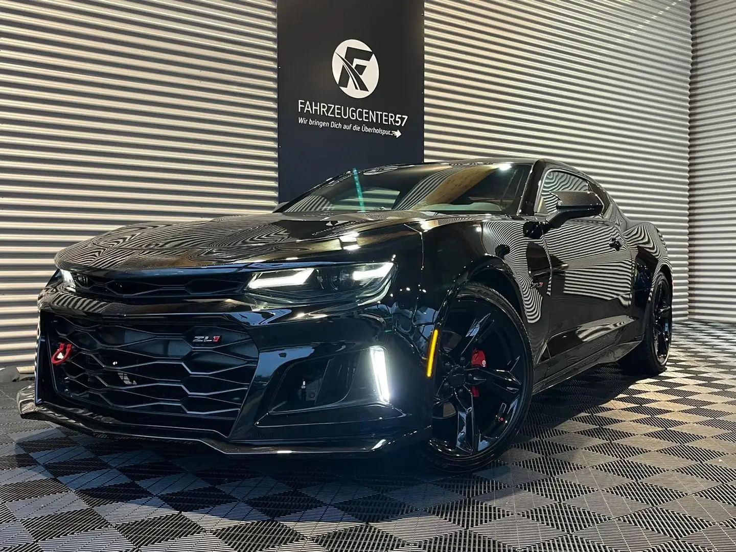 Chevrolet Camaro 2.0L ZL1 Optik/RFK/LED/CARPLAY/FERNSTART Чёрный - 1