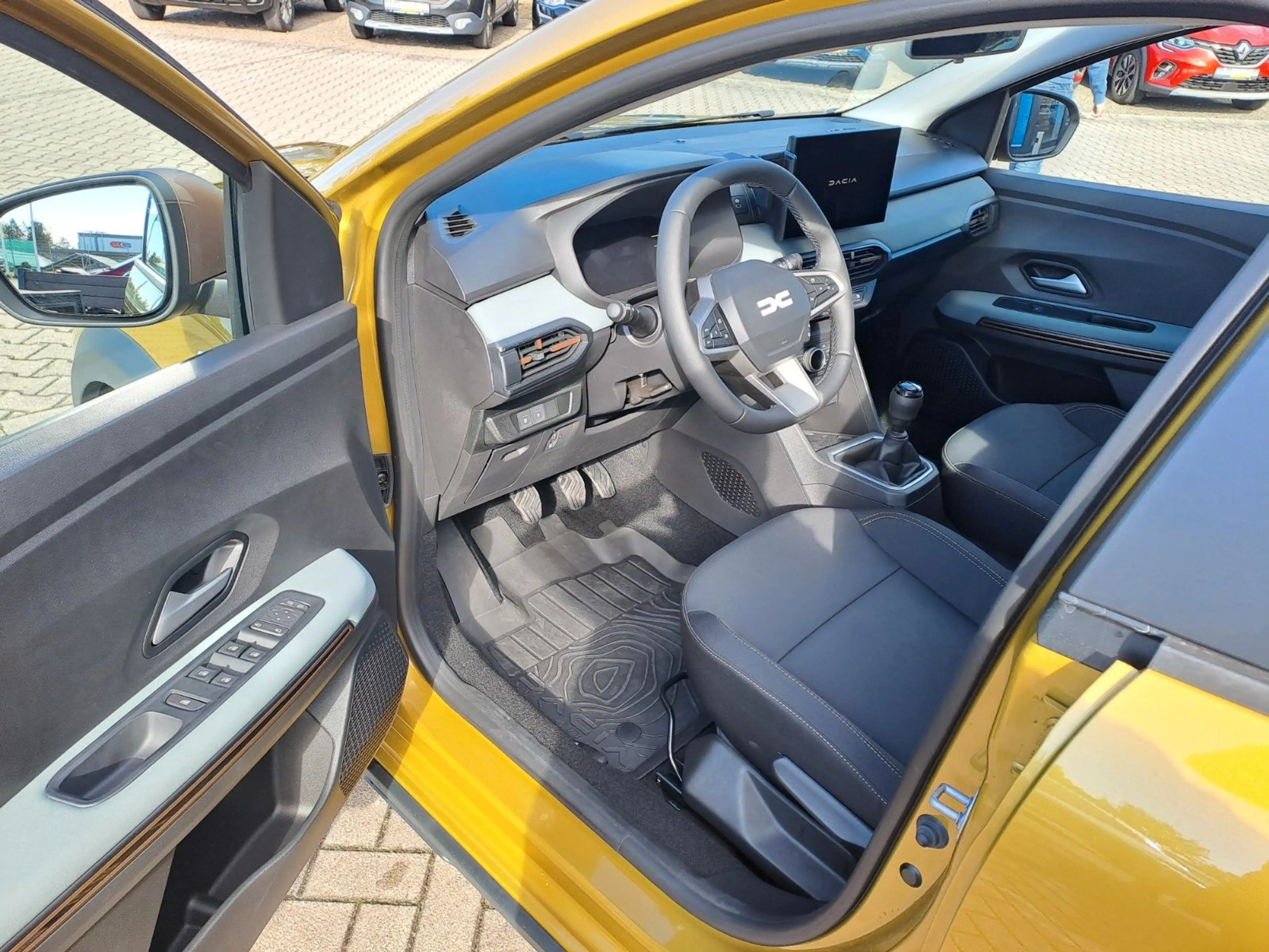 Dacia Sandero Stepway Extreme TCe 110 — photo 10