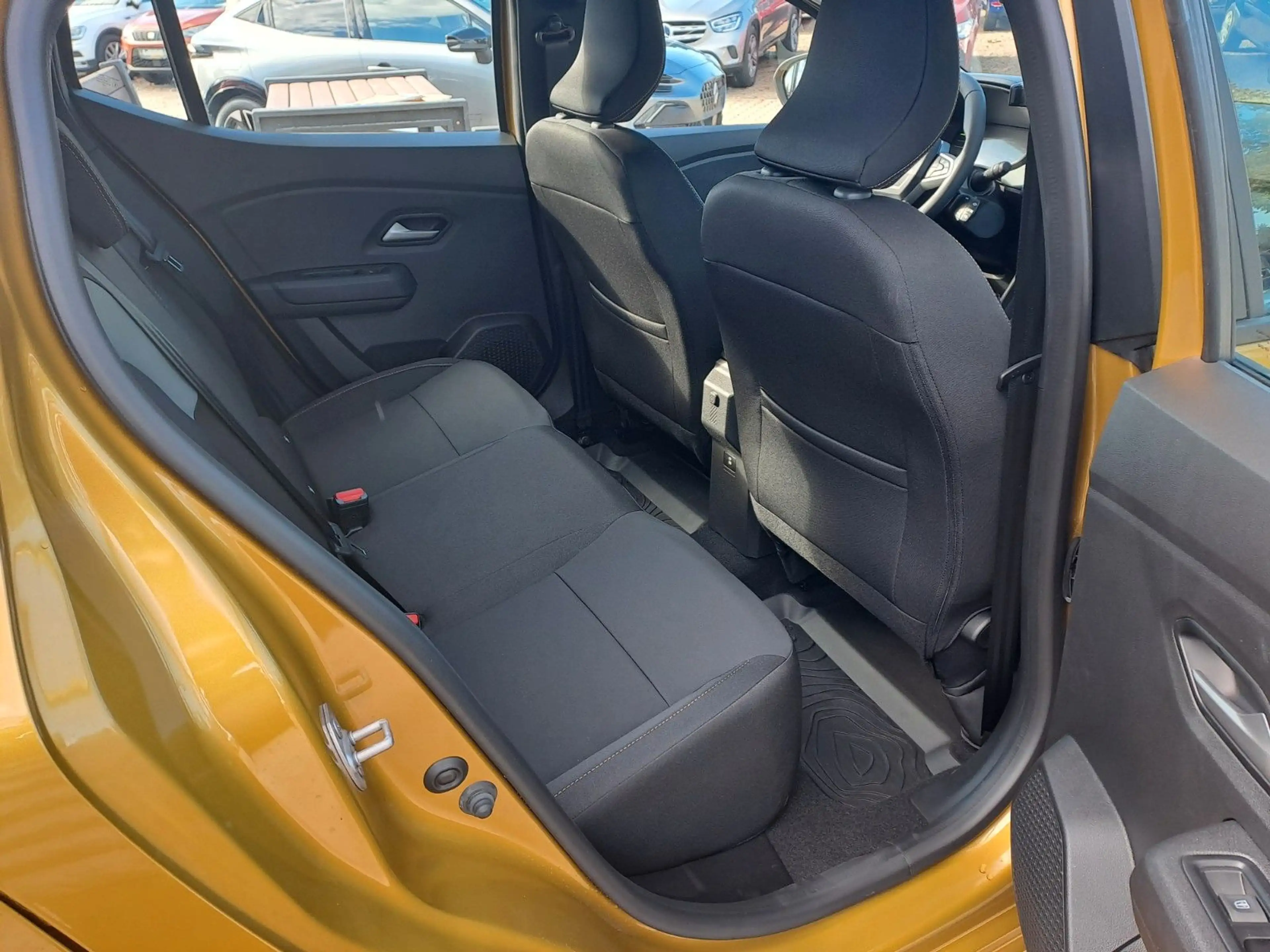 Dacia Sandero Stepway Extreme TCe 110 — photo 12
