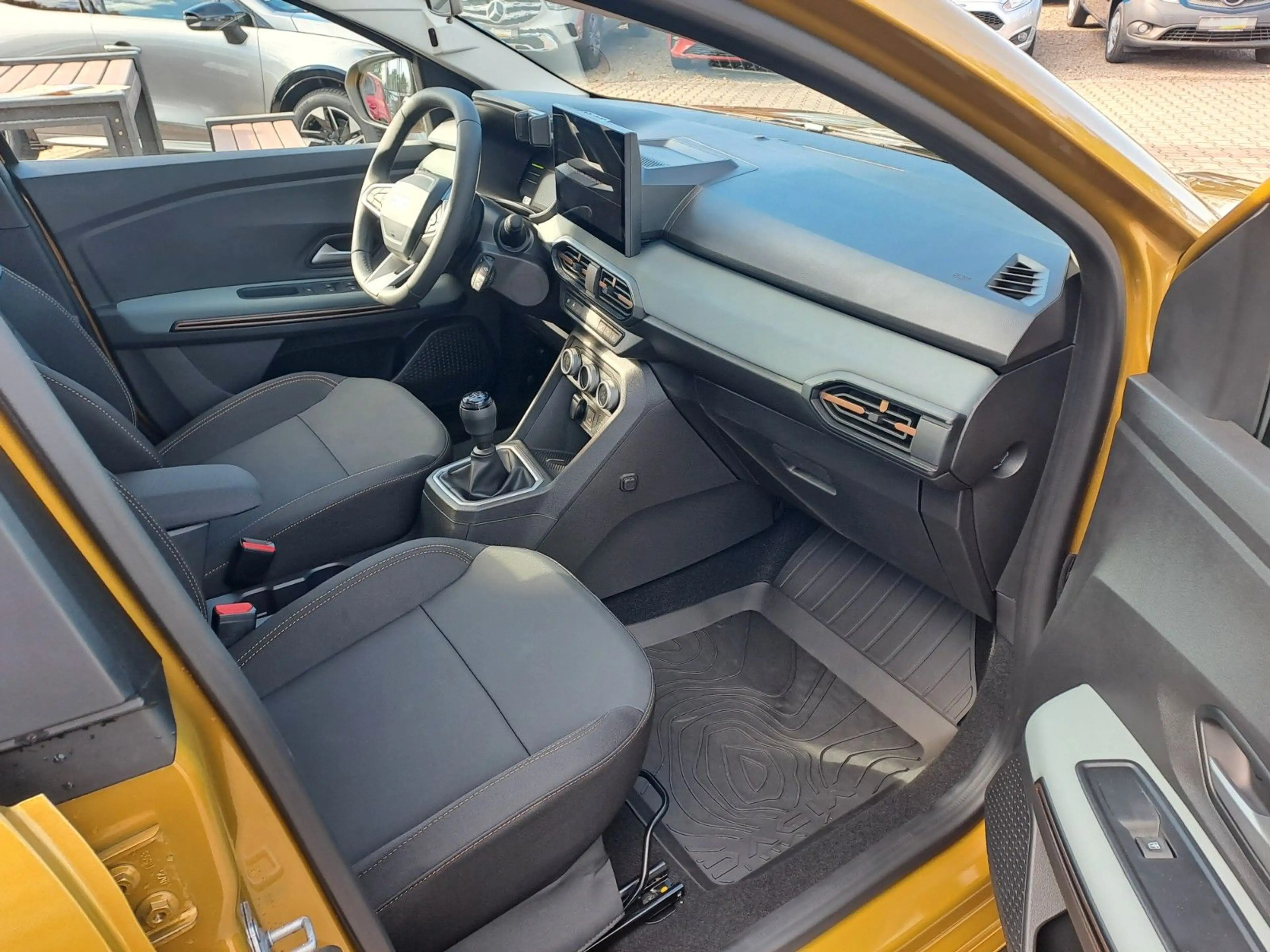 Dacia Sandero Stepway Extreme TCe 110 — photo 11