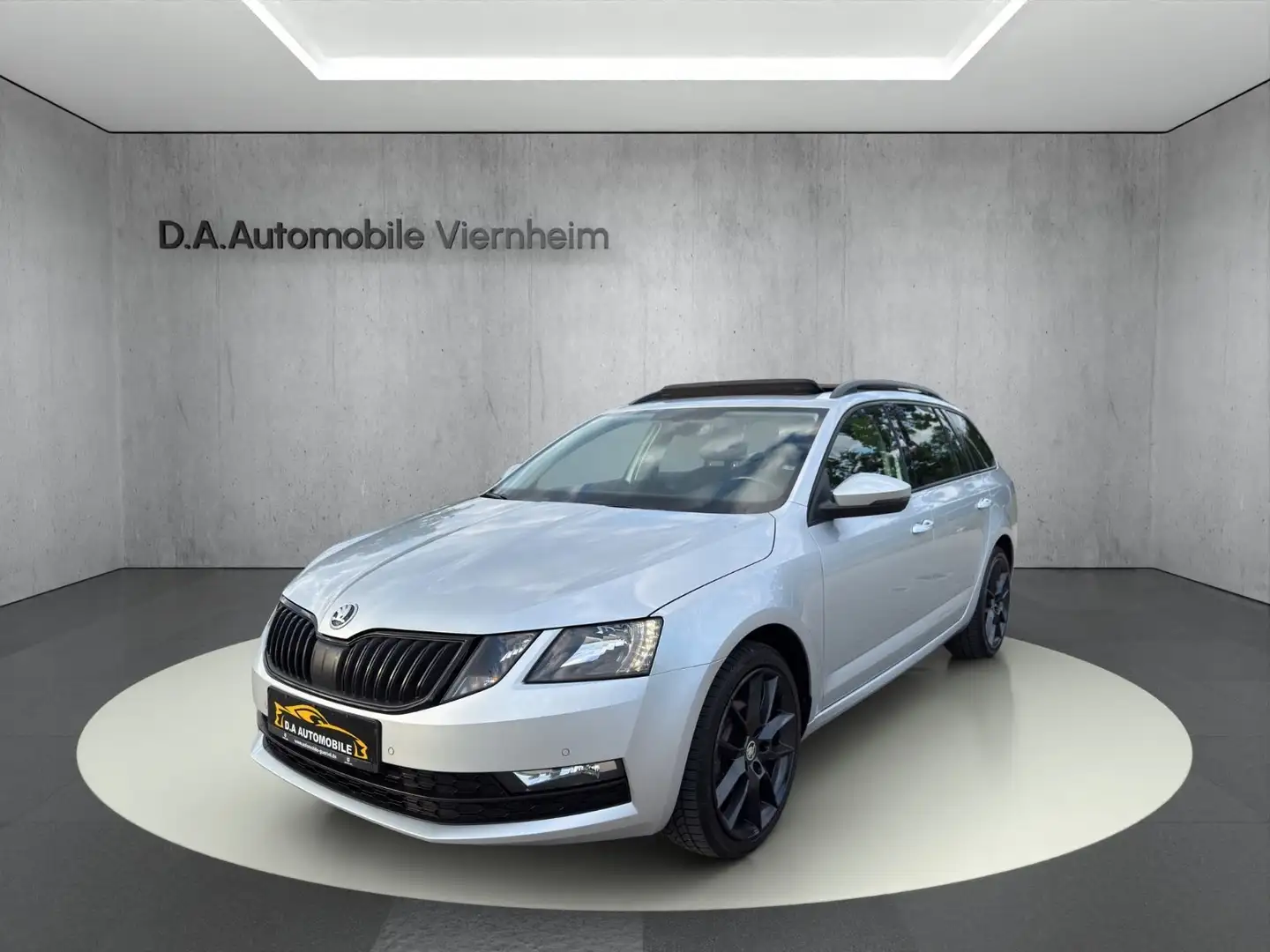 Skoda Octavia Combi Ambition°Navi°SHZ°PDC°Euro6°ACC°° Silber - 1