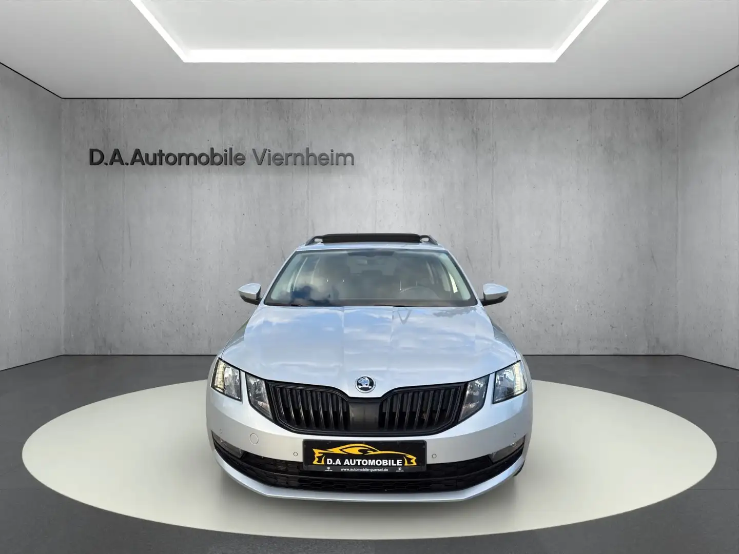 Skoda Octavia Combi Ambition°Navi°SHZ°PDC°Euro6°ACC°° Silber - 2