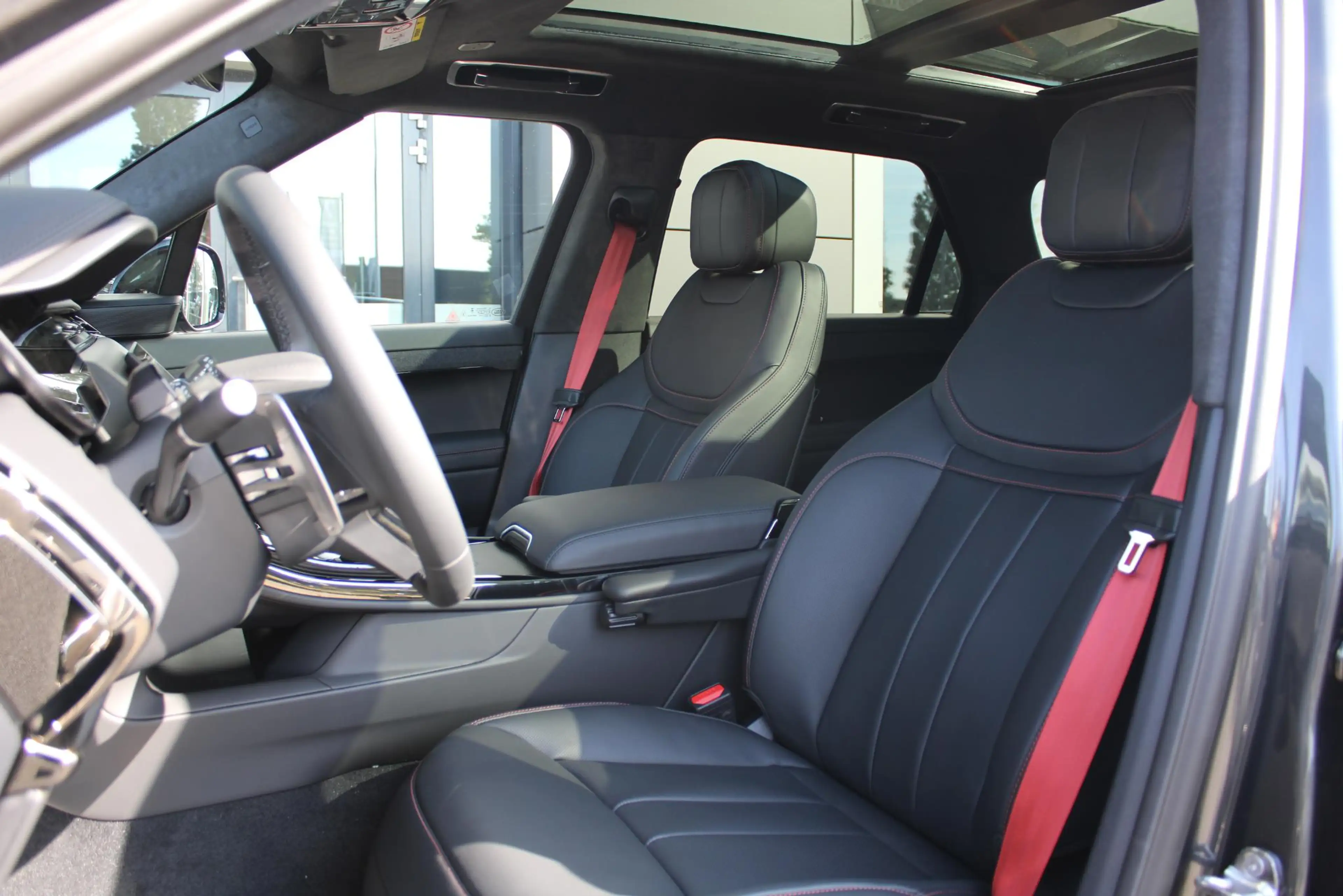 Land Rover Range Rover Sport P460e BATTERSEA EDITION — photo 6