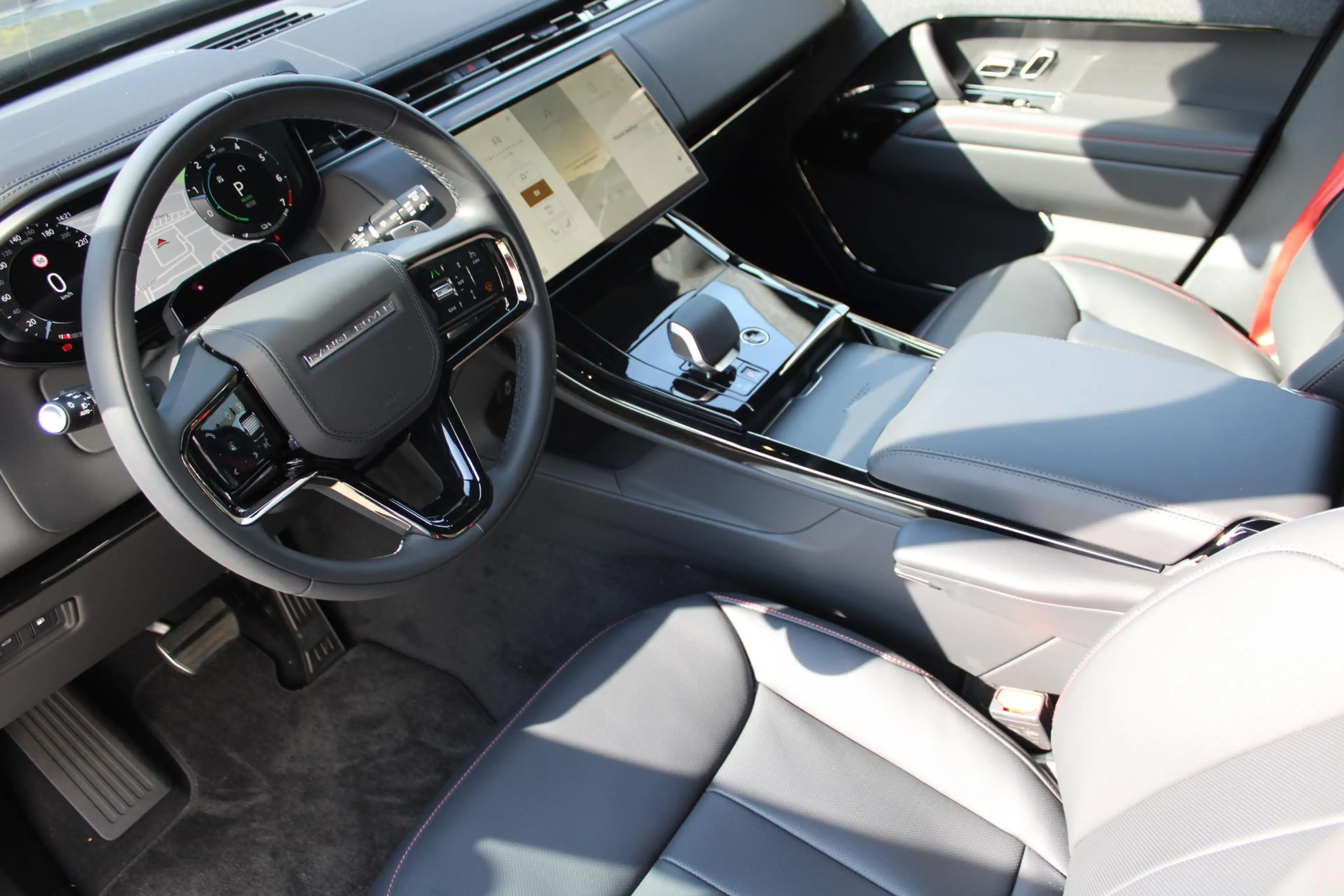 Land Rover Range Rover Sport P460e BATTERSEA EDITION — photo 5