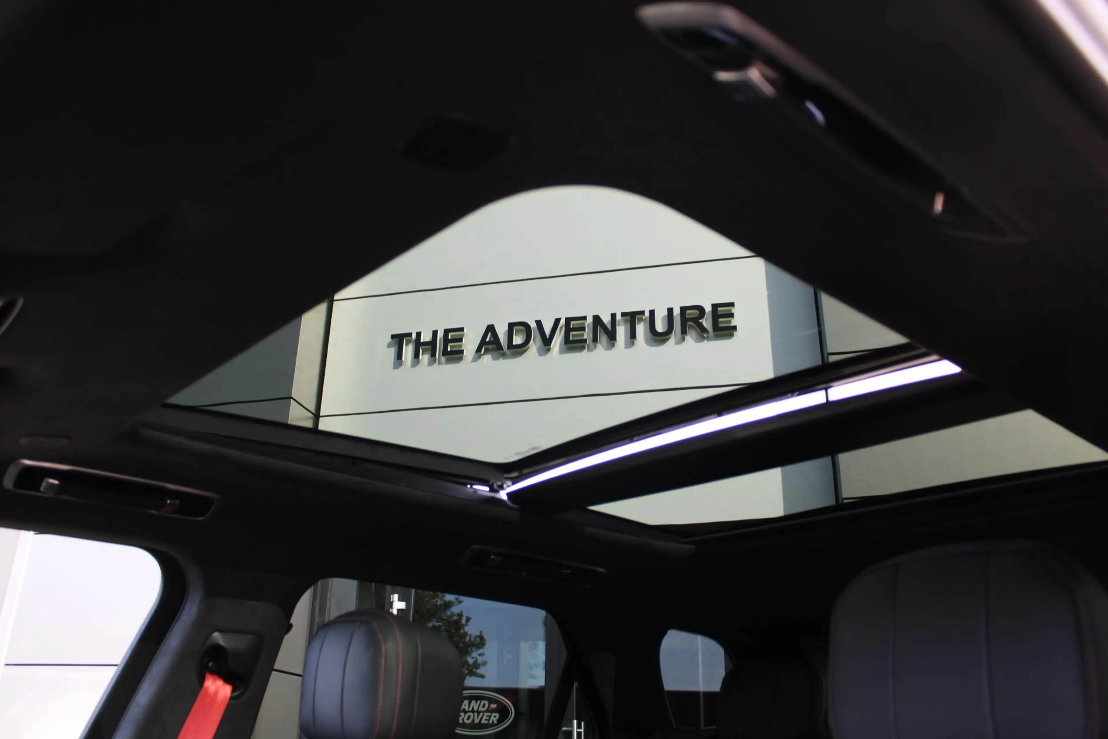 Land Rover Range Rover Sport P460e BATTERSEA EDITION — photo 15