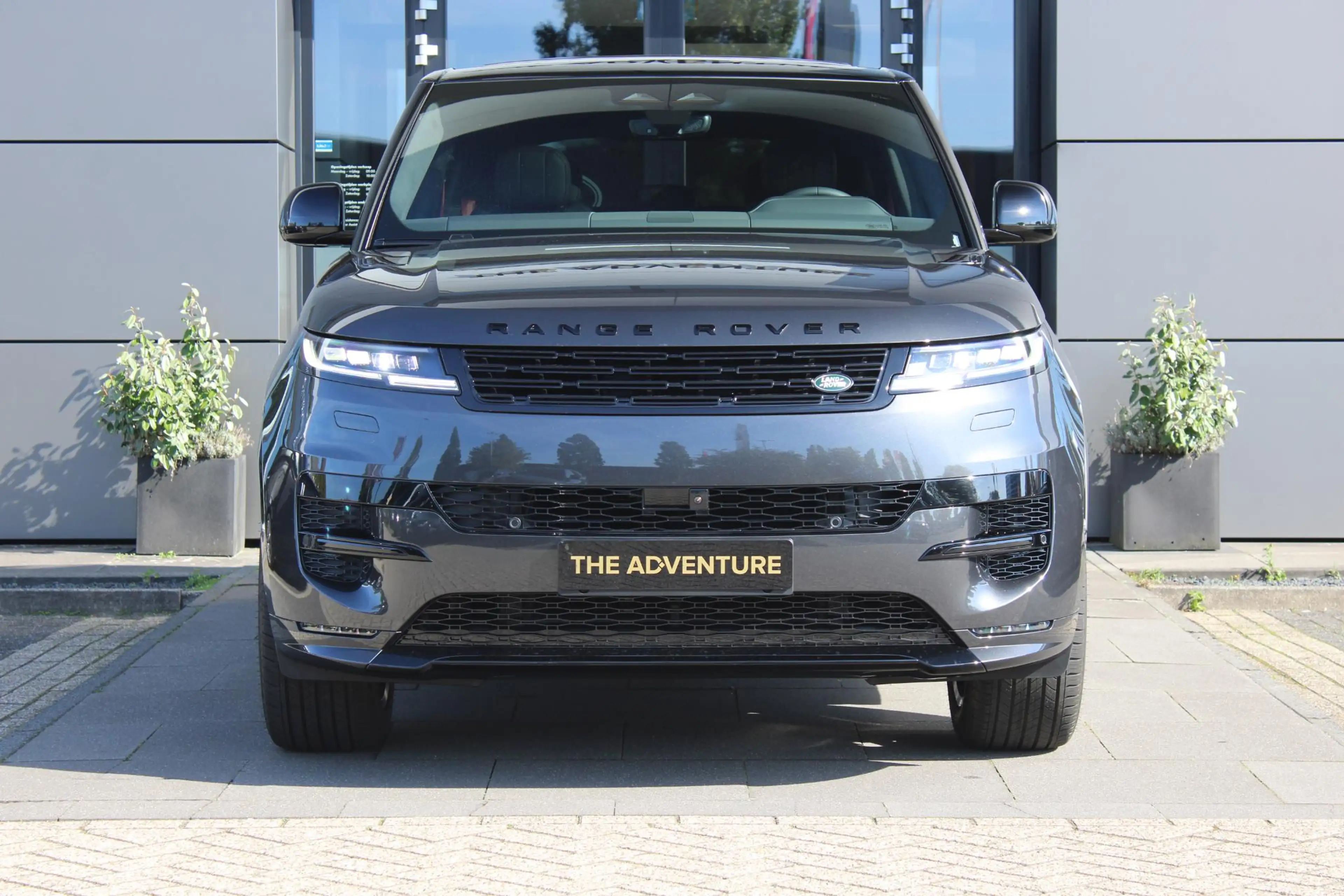 Land Rover Range Rover Sport P460e BATTERSEA EDITION — photo 8