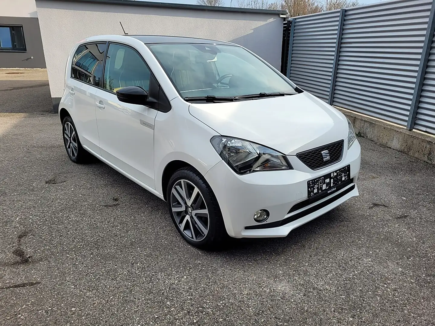 SEAT Mii electric PLUS Weiß - 1