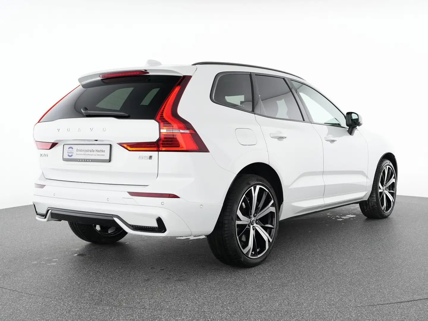 Volvo XC60 B5 Diesel AWD R-Design 21"+PANO+STANDHZ+360 Biały - 2